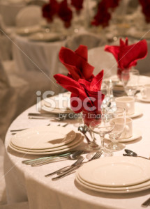 4569041-guest-table